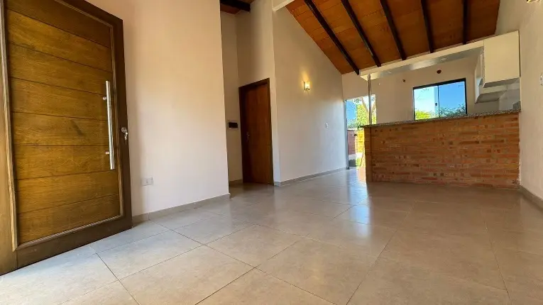 Casas en Mora Cue Luque con sala comedor grande
